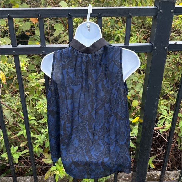 DEREK LAM 10 CROSBY Palm Leaf Print Sleeveless Blouse size 6 - Picture 2 of 8